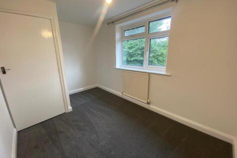 SMALL BEDROOM 1.jpg