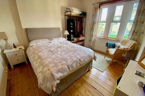 bed 1.jpg