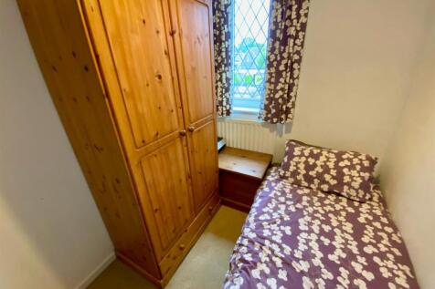 bed 3 box room.jpg