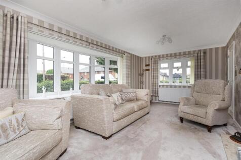 Bramleys Estate Agents - Elm Court - Kirkburton (1
