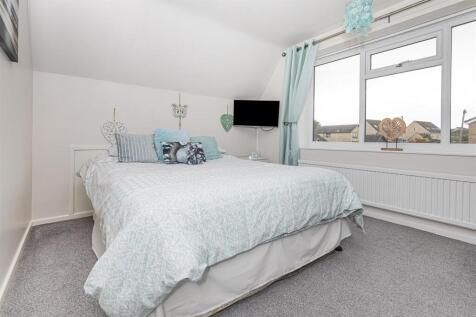 Bramleys Estate Agents - Elm Court - Kirkburton (3