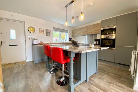 kitchen a.jpg