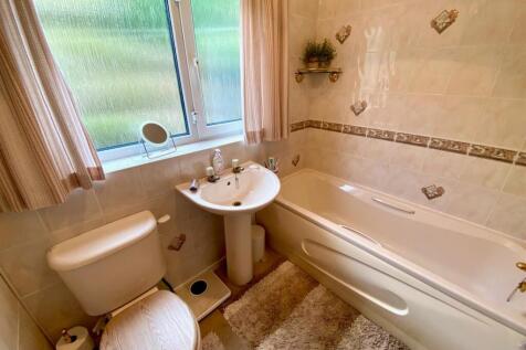 ground floor bathroom.jpg