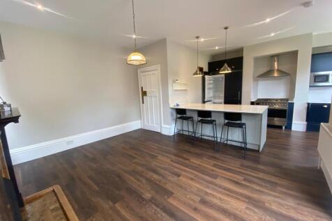 Dining kitchen