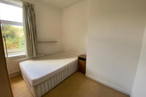 SECOND BEDROOM.jpg
