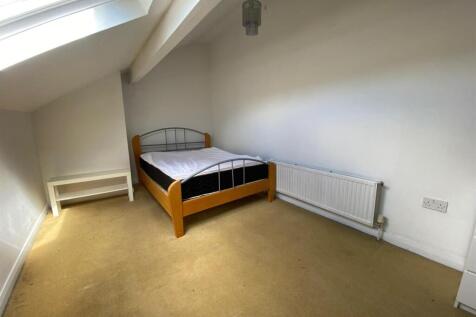 ATTIC ROOM.jpg