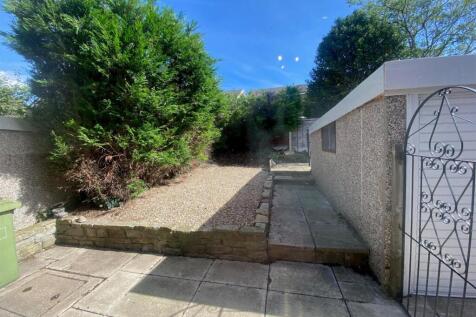 REAR GARDEN.jpg