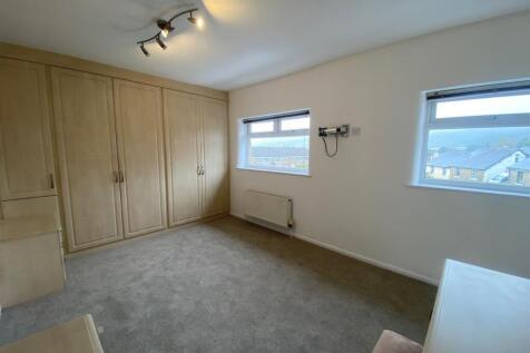 BEDROOM.jpg