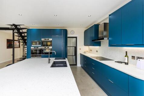 Bramleys Estate Agents - Cumberland Avenue - Fixby