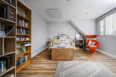 Bramleys Estate Agents - Cumberland Avenue - Fixby