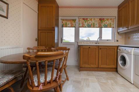 Bramleys Estate Agents - Beagle Avenue - Beaumont 
