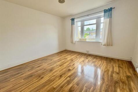 Bedroom 1.jpg