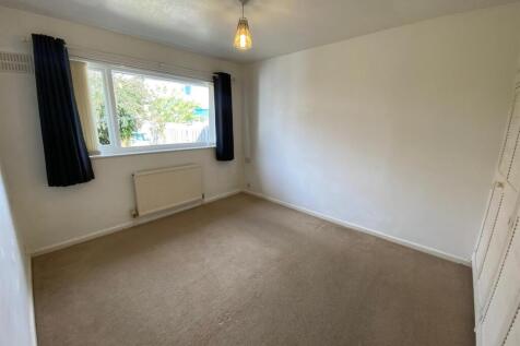 MASTER BEDROOM.jpg