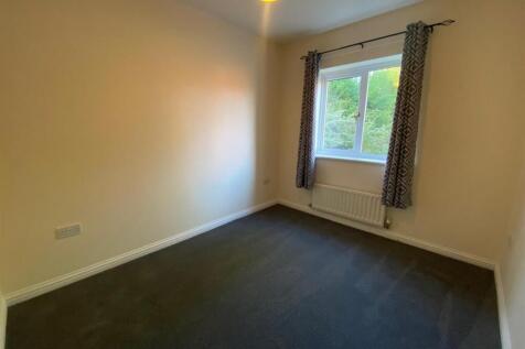 SMALL BEDROOM 2.jpg