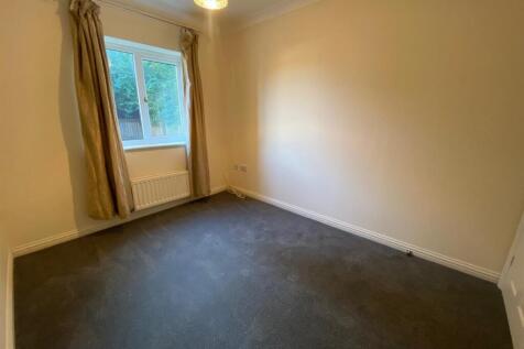 SMALL BEDROOM 1.jpg