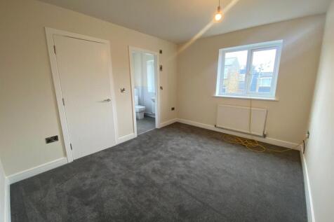 BEDROOM.jpg