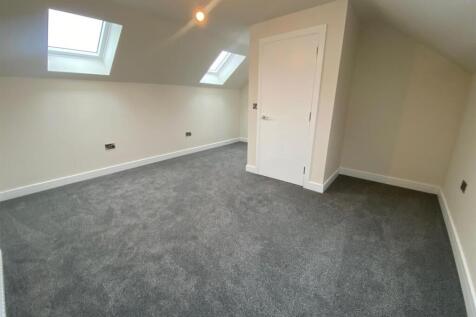 ATTIC ROOM 1.jpg