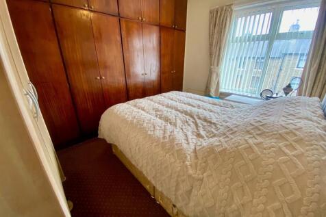 bed 1.jpg