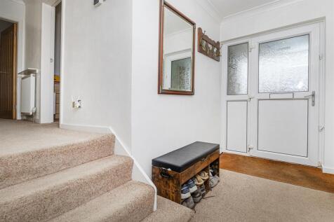 Bramleys Estate Agents - Gleneagles Way - Fixby (1