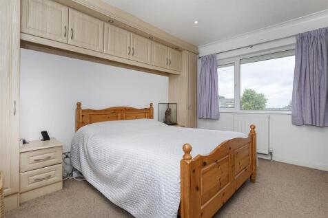 Bramleys Estate Agents - Gleneagles Way - Fixby (9