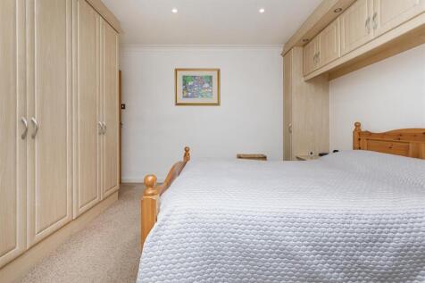 Bramleys Estate Agents - Gleneagles Way - Fixby (1