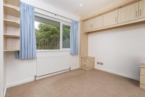 Bramleys Estate Agents - Gleneagles Way - Fixby (1