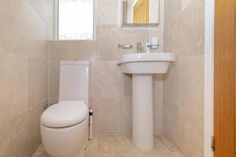 Bramleys Estate Agents - Gleneagles Way - Fixby (2