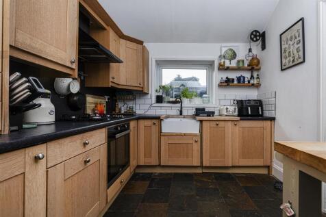 Bramleys Estate Agents - Abbey Road - Shepley (2).