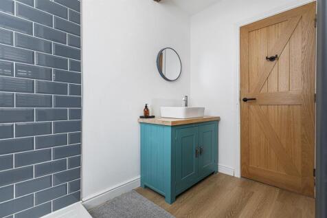 Bramleys Estate Agents - Abbey Road - Shepley (19)