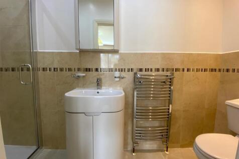 EN SUITE SHOWER ROOM.jpg