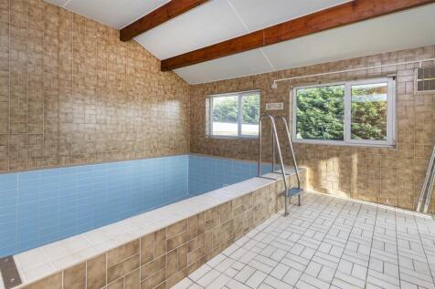 Bramleys Estate Agents - Gleneagles Way - Fixby (1