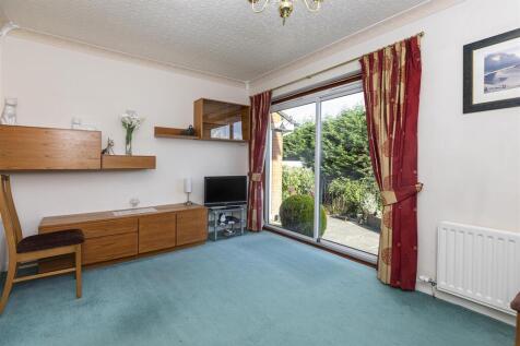 Bramleys Estate Agents - Gleneagles Way - Fixby (1