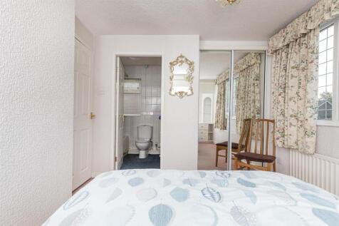 Bramleys Estate Agents - Gleneagles Way - Fixby (2