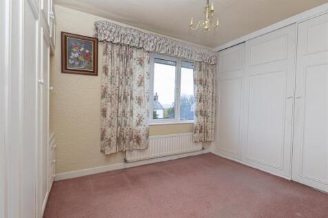 Bramleys Estate Agents - Gleneagles Way - Fixby (3
