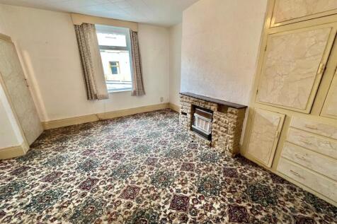 Bramleys Estate Agents - Wellington Street - Lindl