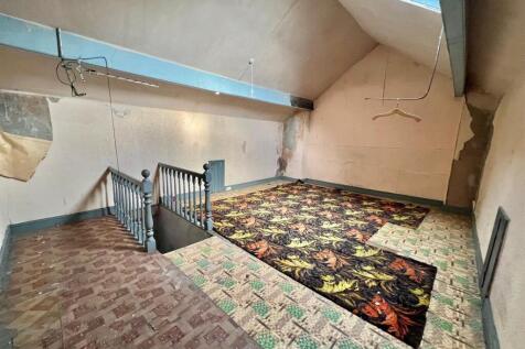 Bramleys Estate Agents - Wellington Street - Lindl