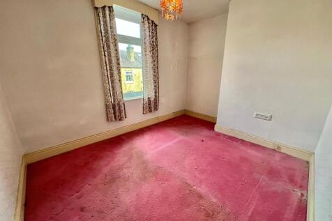 Bramleys Estate Agents - Wellington Street - Lindl