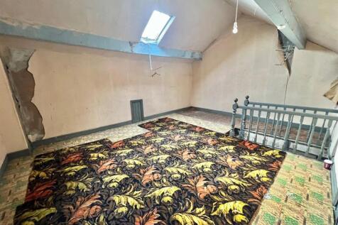 Bramleys Estate Agents - Wellington Street - Lindl