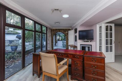 Bramleys Estate Agents - Butternab Road - Beaumont