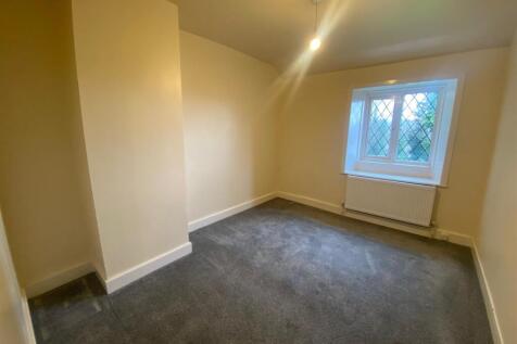 SMALL BEDROOM 1.jpg
