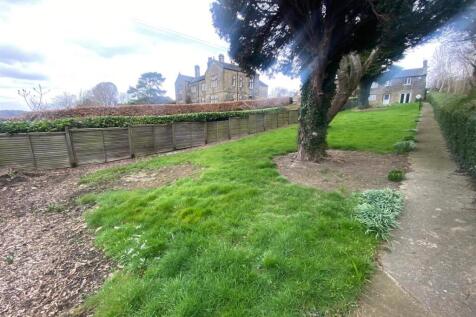 BACK GARDEN 1.jpg