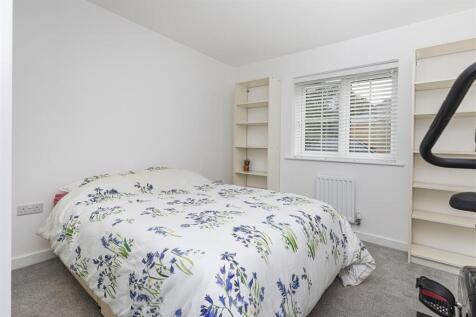 Bramleys Estate Agents - Holly Way - Honley (17).j