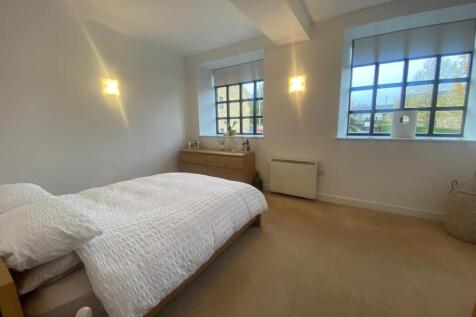 BEDROOM.jpg