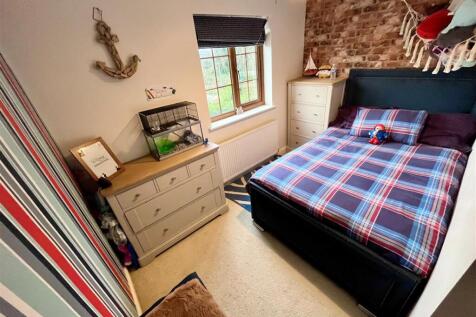bedroom 3.jpg