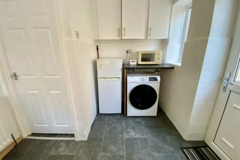 Bramleys Estate Agents - Knowl Road - Mirfield (28
