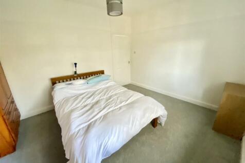 Bramleys Estate Agents - Knowl Road - Mirfield (16