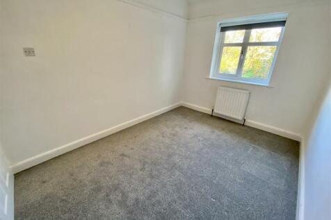 Bramleys Estate Agents - Knowl Road - Mirfield (38