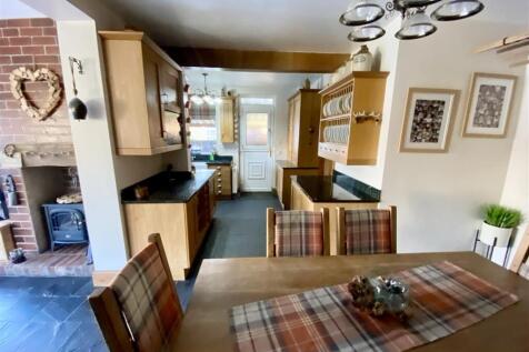 Bramleys Estate Agents - Edge Top - Thornhill - De