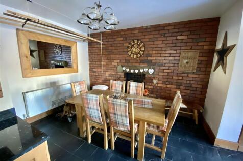 Bramleys Estate Agents - Edge Top - Thornhill - De
