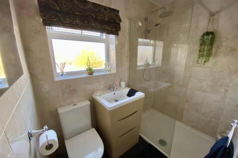 Bramleys Estate Agents - Edge Top - Thornhill - De